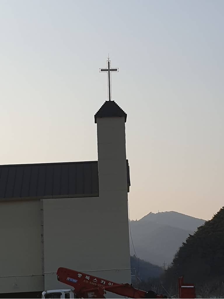 충주 대안보교회 파이프종탑 시공 사례